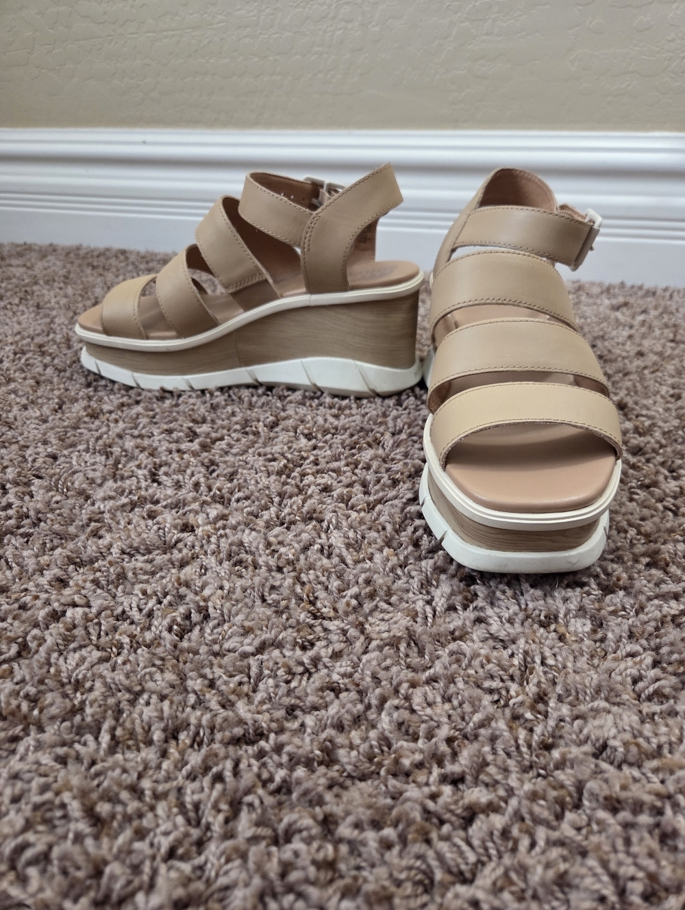 SOREL Joanie III Ankle Strap Wedge Platform Sandal in Honest Beige/Chalk - Picture 6 of 11